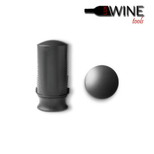 Pulltex wine aroma saver with built-in vacuum pump, functioning as a stopper preserving bouquet and freshness of wine