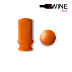 Pulltex wine aroma saver with built-in vacuum pump, functioning as a stopper preserving bouquet and freshness of wine