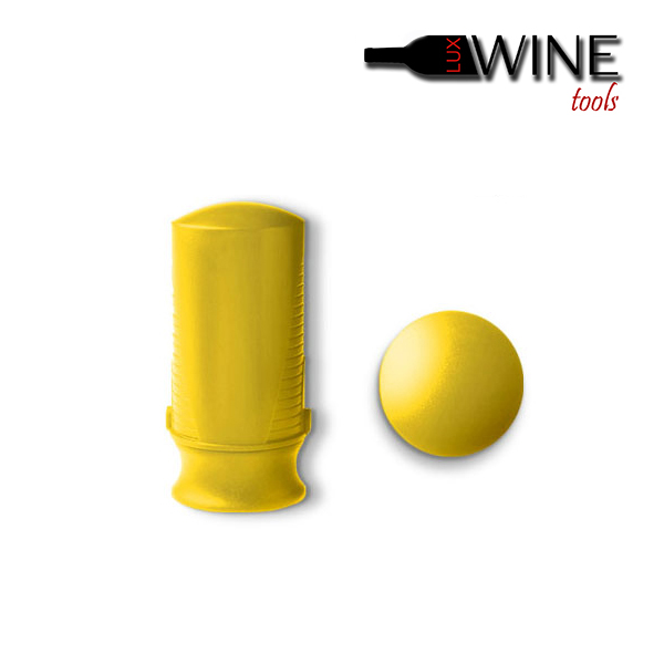 Pulltex wine aroma saver with built-in vacuum pump, functioning as a stopper preserving bouquet and freshness of wine