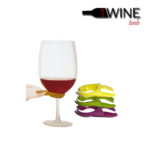 Pulltex stemware plate clip holding wine glasses on buffet plate or tray